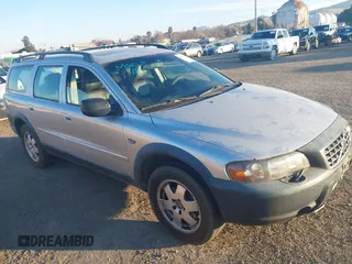 2001 Volvo V70 с VIN YV1SZ58DX11023987, выставлен на аукционе IAAI как лот 41371491 с пробегом 261 340 миль миль и . История ставок и продаж доступна на DreamBid. Изображение 1.