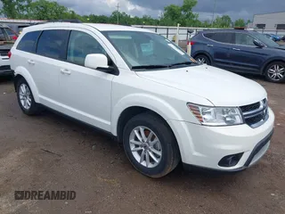 2019 Dodge Journey SE z VIN 3C4PDCBB4KT866941, wystawiony jako IAAI lot #41958342 z przebiegiem 110 153 mil mil oraz . Historia ofert i sprzedaży dostępna na DreamBid. Obrazek 1.