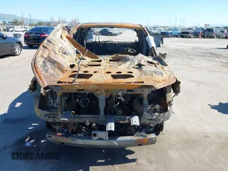 2023 Nissan Frontier SV z VIN 1N6ED1EJ1PN621145, wystawiony jako IAAI lot #41881254 z przebiegiem Nie podano mil oraz . Historia ofert i sprzedaży dostępna na DreamBid. Obrazek 12.