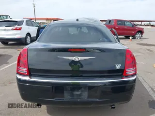 2008 Chrysler 300 C Hemi with VIN 2C3KA63H18H335466, listed as a IAAI auction lot 41899381 with Not Provided miles and . Bid and sale history available at carsss.com. Image 15.