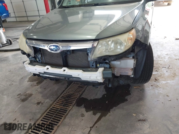 2011 Subaru Forester X z VIN JF2SHABC1BH738281, wystawiony jako IAAI lot #42243507 z przebiegiem 126 576 mil mil oraz . Historia ofert i sprzedaży dostępna na DreamBid. Obrazek 6.