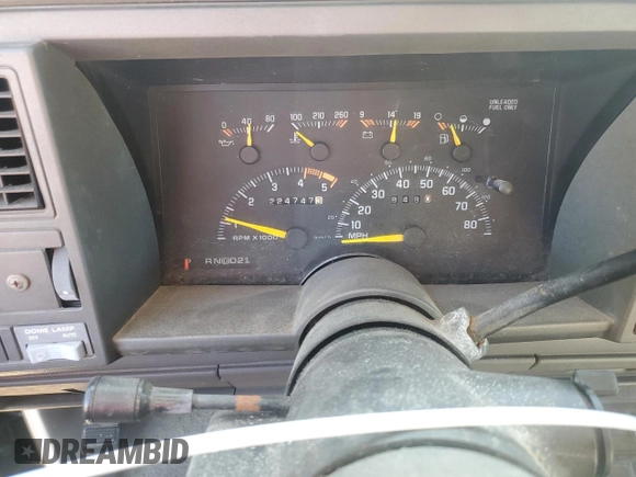 1994 GMC Suburban z VIN 1GKFK16K4RJ754534, wystawiony jako Copart lot #56044145 z przebiegiem 224 747 mil mil oraz Nie do naprawy • Non repairable. Historia ofert i sprzedaży dostępna na DreamBid. Obrazek 9.