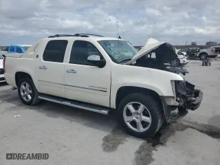 2013 Chevrolet Avalanche LTZ with VIN 3GNMCGE06DG321043, listed as a Copart auction lot 48144995 with 0 mi miles and Salvage Title. Bid and sale history available at carsss.com. Image 4.