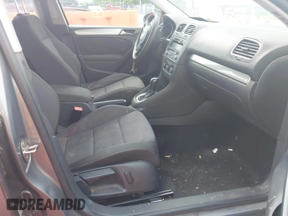 2013 Volkswagen Golf с VIN WVWDA7AJ7DW118242, выставлен на аукционе IAAI как лот 42249723 с пробегом 217 155 миль миль и . История ставок и продаж доступна на DreamBid. Изображение 5.