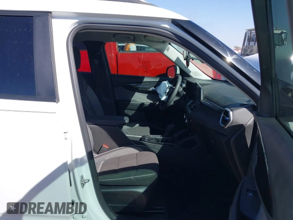 2024 Chevrolet TrailBlazer LT with VIN KL79MPSL8RB162579, listed as a IAAI auction lot 41837973 with 8,789 mi miles and . Bid and sale history available at DreamBid. Image 5.