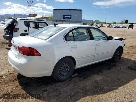 2010 Kia Optima LX z VIN KNAGG4A8XA5382979, wystawiony jako Copart lot #57067065 z przebiegiem 104 611 mil mil oraz Szkoda całkowita • Salvage title. Historia ofert i sprzedaży dostępna na DreamBid. Obrazek 3.