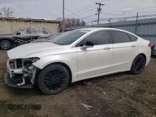 2014 Ford Fusion SE with VIN 1FA6P0HD2E5375238, listed as a Copart auction lot 52496265 with 111,476 mi miles and Salvage Title. Bid and sale history available at carsss.com. Image 1.