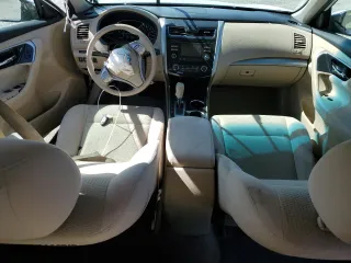 2014 Nissan Altima 2.5 S with VIN 1N4AL3AP7EN259898, listed as a Copart auction lot 52050815 with 110,771 mi miles and Salvage Title. Bid and sale history available at carsss.com. Image 8.