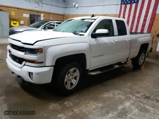 2018 Chevrolet Silverado 1500 LT with VIN 1GCVKREC8JZ233404, listed as a Copart auction lot 50400745 with 67,035 mi miles and Salvage Title. Bid and sale history available at carsss.com. Image 1.