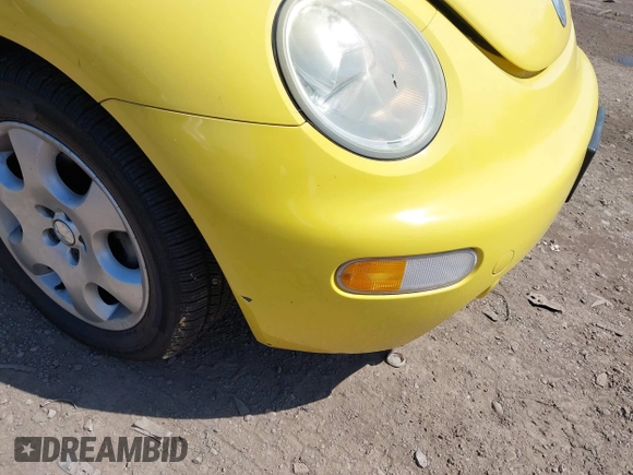 2002 Volkswagen Beetle GLS z VIN 3VWCK21CX2M450876, wystawiony jako IAAI lot #42278970 z przebiegiem 97 590 mil mil oraz . Historia ofert i sprzedaży dostępna na DreamBid. Obrazek 6.