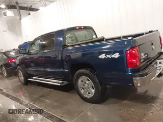 2005 Dodge Dakota SLT with VIN 1D7HW48N45S275932, listed as a IAAI auction lot 41763401 with 100,819 mi miles. Bid and sale history available at carsss.com. Image 15.