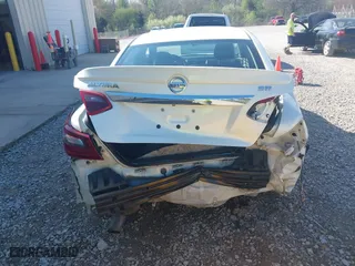 2017 Nissan Altima 2.5 SR with VIN 1N4AL3AP0HC492795, listed as a IAAI auction lot 41801120 with 233,478 mi miles. Bid and sale history available at carsss.com. Image 17.
