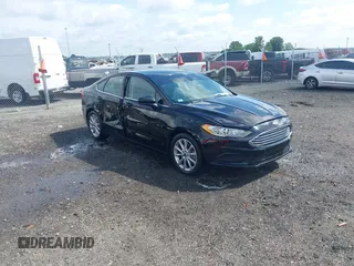 2017 Ford Fusion SE z VIN 3FA6P0HD6HR302875, wystawiony jako IAAI lot #42105022 z przebiegiem 105 437 mil mil oraz . Historia ofert i sprzedaży dostępna na DreamBid. Obrazek 1.