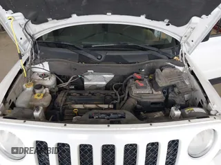 2014 Jeep Patriot High Altitude z VIN 1C4NJPFA3ED624662, wystawiony jako IAAI lot #42253988 z przebiegiem 121 182 mil mil oraz . Historia ofert i sprzedaży dostępna na DreamBid. Obrazek 10.