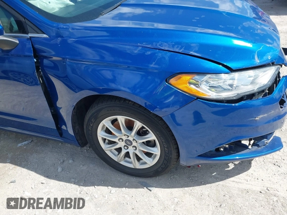 2018 Ford Fusion S with VIN 3FA6P0G74JR125258, listed as a IAAI auction lot 41845188 with 123,848 mi miles. Bid and sale history available at carsss.com. Image 22.
