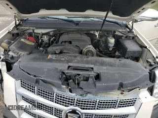 2011 Cadillac Escalade ESV Platinum Edition z VIN 1GYS4KEF5BR157831, wystawiony jako Copart lot #56680995 z przebiegiem 186 688 mil mil oraz Szkoda całkowita • Salvage title. Historia ofert i sprzedaży dostępna na DreamBid. Obrazek 12.