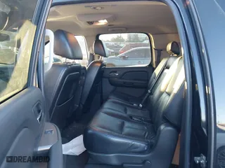 2007 Chevrolet Suburban LT with VIN 3GNFC16077G248080, listed as a IAAI auction lot 41289912 with 129,622 mi miles. Bid and sale history available at carsss.com. Image 8.