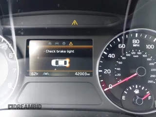 2023 Kia Forte LXS z VIN 3KPF24AD6PE578103, wystawiony jako IAAI lot #42131745 z przebiegiem 42 003 mil mil oraz . Historia ofert i sprzedaży dostępna na DreamBid. Obrazek 15.