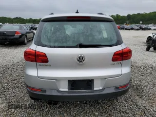 2015 Volkswagen Tiguan SE with VIN WVGAV7AX4FW552810, listed as a Copart auction lot 54490895 with 174,659 mi miles and Salvage title. Bid and sale history available at DreamBid. Image 6.