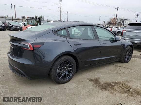 2024 Tesla Model 3 z VIN 5YJ3E1EA8RF744353, wystawiony jako Copart lot #50660175 z przebiegiem 2424 mil mil oraz Szkody całkowita. Historia ofert i sprzedaży dostępna na DreamBid. Obrazek 3.