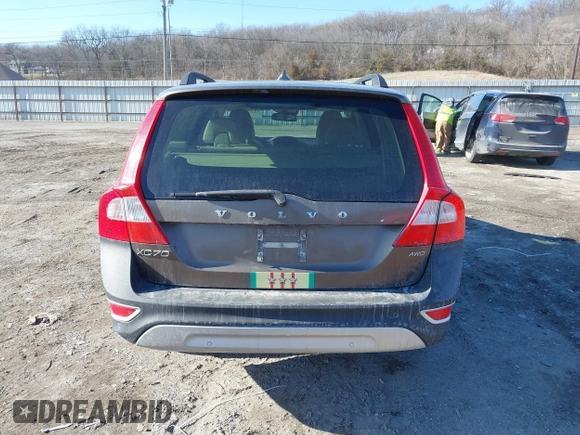 2013 Volvo XC70 3.2L with VIN YV4952BZ6D1154242, listed as a IAAI auction lot 41370020 with 190,784 mi miles and . Bid and sale history available at DreamBid. Image 16.