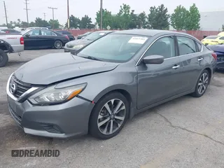 2017 Nissan Altima SL z VIN 1N4AL3AP2HC498095, wystawiony jako IAAI lot #42453384 z przebiegiem 138 736 mil mil oraz . Historia ofert i sprzedaży dostępna na DreamBid. Obrazek 21.