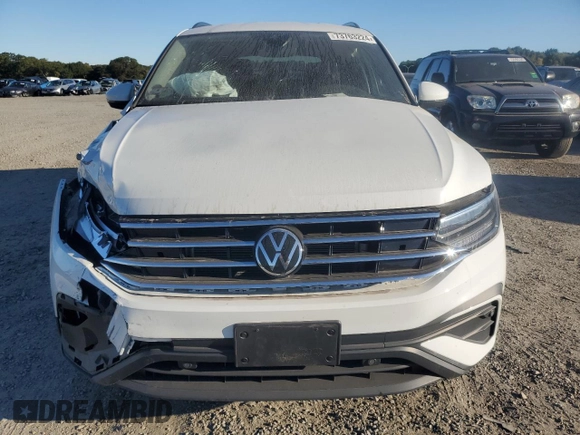 2023 Volkswagen Tiguan S с VIN 3VVFB7AX5PM093275, выставлен на аукционе Copart как лот 73763224 с пробегом 11 084 миль миль и Списание • Salvage title. История ставок и продаж доступна на DreamBid. Изображение 5.