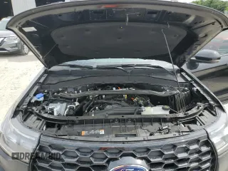 2025 Ford Explorer ST-Line with VIN 1FMUK7KH6SGA95371, listed as a Copart auction lot 57572985 with 8,833 mi miles and Salvage title. Bid and sale history available at DreamBid. Image 12.
