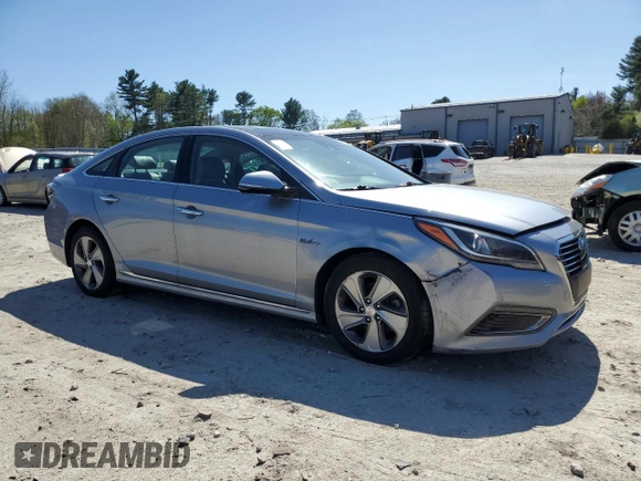 2016 Hyundai Sonata Hybrid Limited with VIN KMHE34L15GA029860, listed as a Copart auction lot 54985255 with 117,497 mi miles and Clean Title. Bid and sale history available at carsss.com. Image 4.