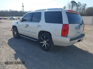 2008 Cadillac Escalade z VIN 1GYFK63818R156980, wystawiony jako IAAI lot #41711385 z przebiegiem 182 863 mil mil oraz . Historia ofert i sprzedaży dostępna na DreamBid. Obrazek 3.