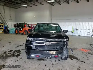 2022 Chevrolet Silverado 1500 LTD LT Trail Boss with VIN 1GCPYFED8NZ128950, listed as a Copart auction lot 47616875 with 27,933 mi miles and Salvage Title. Bid and sale history available at carsss.com. Image 10.