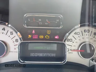 2008 Ford Expedition Limited с VIN 1FMFU205X8LA00518, выставлен на аукционе IAAI как лот 42255630 с пробегом 189 808 миль миль и . История ставок и продаж доступна на DreamBid. Изображение 7.