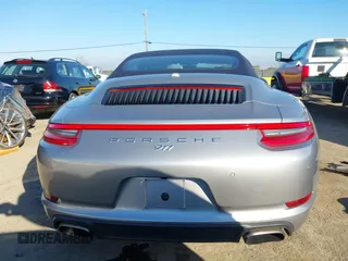 2019 Porsche 911 Carrera with VIN WP0CA2A92KS129254, listed as a IAAI auction lot 41392032 with 26,153 mi miles. Bid and sale history available at carsss.com. Image 17.