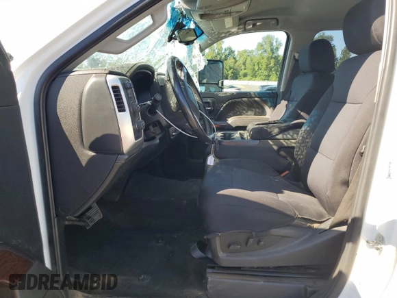 2018 GMC Sierra 2500HD Denali with VIN 1GT12SEY1JF110451, listed as a Copart auction lot 69333874 with 137,760 mi miles and Salvage Title. Bid and sale history available at carsss.com. Image 7.
