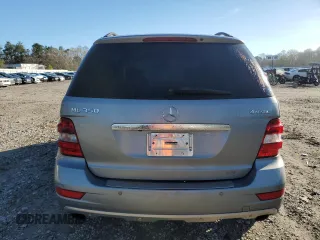 2010 Mercedes-Benz M 350 z VIN 4JGBB8GB5AA571659, wystawiony jako Copart lot #49449065 z przebiegiem 133 057 mil mil oraz Szkoda całkowita • Salvage title. Historia ofert i sprzedaży dostępna na DreamBid. Obrazek 6.