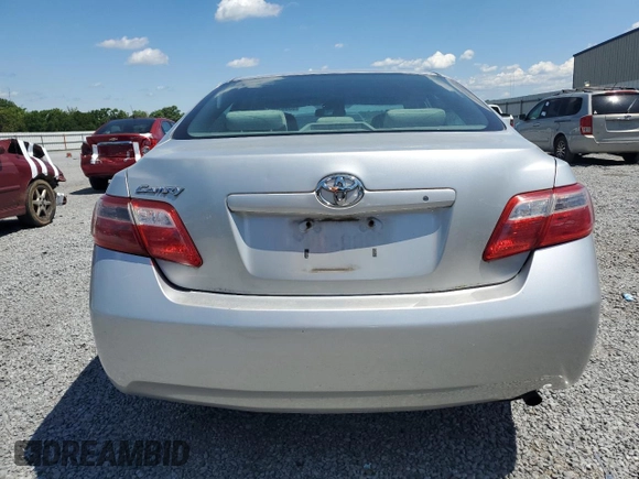 2008 Toyota Camry LE z VIN 4T1BE46KX8U755618, wystawiony jako Copart lot #55995605 z przebiegiem 190 901 mil mil oraz Czysty tytuł • Clean title. Historia ofert i sprzedaży dostępna na DreamBid. Obrazek 6.