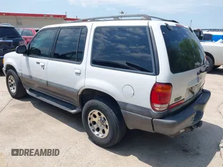 2001 Mercury Mountaineer z VIN 4M2ZU66P31UJ04943, wystawiony jako IAAI lot #42500919 z przebiegiem 222 991 mil mil oraz . Historia ofert i sprzedaży dostępna na DreamBid. Obrazek 3.
