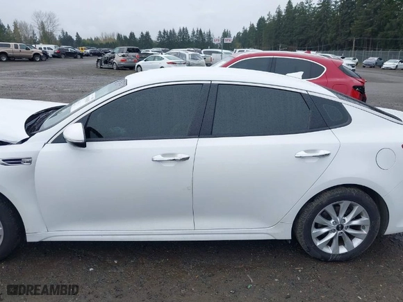 2018 Kia Optima S with VIN 5XXGT4L32JG262167, listed as a IAAI auction lot 41919613 with 1 mi miles. Bid and sale history available at carsss.com. Image 14.