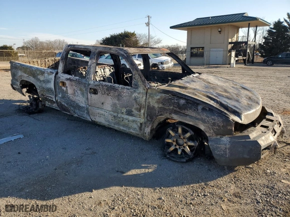 2006 Chevrolet Silverado 2500HD Work Truck with VIN 1GCHK23266F110272, listed as a Copart auction lot 42327625 with 0 mi miles and Non Repairable. Bid and sale history available at carsss.com. Image 4.