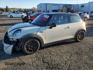 2018 MINI Hardtop Cooper S with VIN WMWXP7C59J2A47236, listed as a Copart auction lot 82917104 with 69,195 mi miles and Salvage Title. Bid and sale history available at DreamBid. Image 1.
