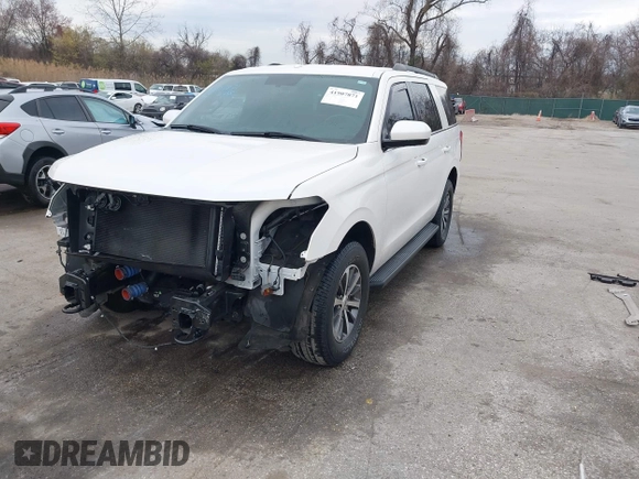 2019 Ford Expedition XLT with VIN 1FMJU1JT9KEA80164, listed as a IAAI auction lot 41907871 with 28,407 mi miles. Bid and sale history available at carsss.com. Image 2.