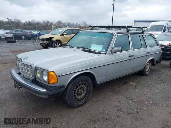 1983 Mercedes-Benz 300 with VIN WDBAB93A2DN017607, listed as a IAAI auction lot 42000777 with 198,318 mi miles and . Bid and sale history available at DreamBid. Image 2.