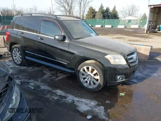 2010 Mercedes-Benz GLK with VIN WDCGG8HB9AF427166, listed as a IAAI auction lot 41123563 with 174,114 mi miles. Bid and sale history available at carsss.com. Image 1.