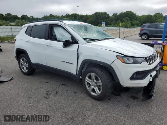 2024 Jeep Compass Latitude z VIN 3C4NJDBN0RT607051, wystawiony jako Copart lot #64187765 z przebiegiem 26 105 mil mil oraz Nie do naprawy • Non repairable. Historia ofert i sprzedaży dostępna na DreamBid. Obrazek 4.