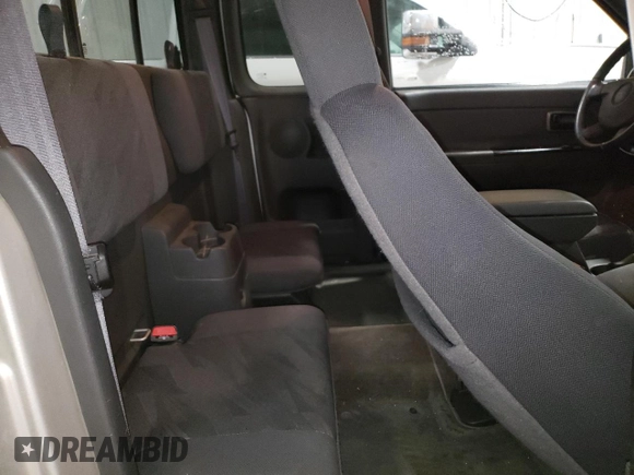 2005 Chevrolet Colorado LS Z71 z VIN 1GCDT196458131494, wystawiony jako Copart lot #50412305 z przebiegiem 149 267 mil mil oraz Szkoda całkowita • Salvage title. Historia ofert i sprzedaży dostępna na DreamBid. Obrazek 10.