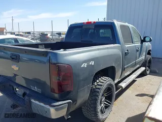 2008 Chevrolet Silverado 1500 LTZ with VIN 3GCEK13M08G115256, listed as a IAAI auction lot 41702859 with 171,877 mi miles. Bid and sale history available at carsss.com. Image 4.