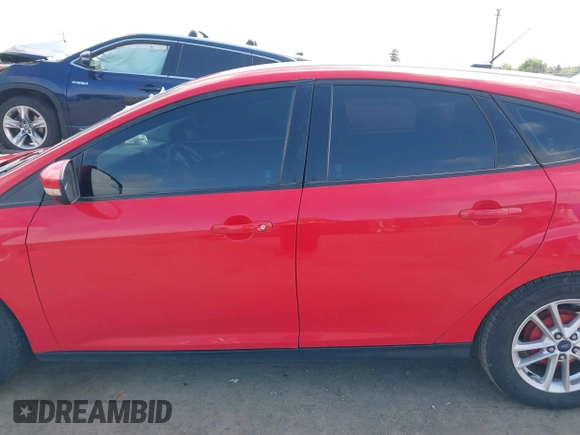 2015 Ford Focus SE with VIN 1FADP3K25FL233415, listed as a IAAI auction lot 42074326 with 213,246 mi miles. Bid and sale history available at carsss.com. Image 15.