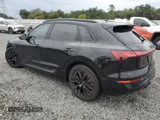 2024 Audi Q8 e-tron Prestige z VIN WA16ABGE0RB007398, wystawiony jako Copart lot #74084044 z przebiegiem Nie podano mil oraz Nie do naprawy. Historia ofert i sprzedaży dostępna na DreamBid. Obrazek 2.