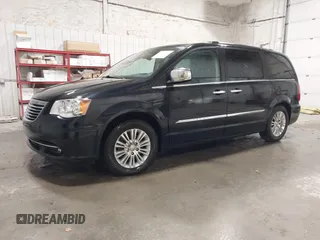 2014 Chrysler Town & Country Limited z VIN 2C4RC1GG0ER112673, wystawiony jako IAAI lot #42487731 z przebiegiem 107 207 mil mil oraz . Historia ofert i sprzedaży dostępna na DreamBid. Obrazek 2.