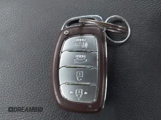 2018 Hyundai Sonata SEL z VIN 5NPE34AF2JH636933, wystawiony jako IAAI lot #41958488 z przebiegiem 43 711 mil mil oraz . Historia ofert i sprzedaży dostępna na DreamBid. Obrazek 11.
